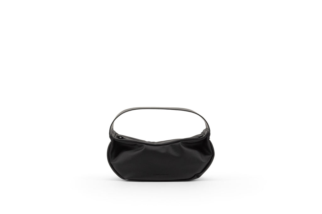 Isamu taska - svört / Isamu hand bag - black