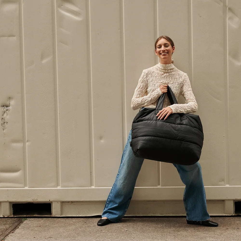 Svört Camill Helgartaska / Black Camill Weekend Bag - væntanleg í byrjun nóv
