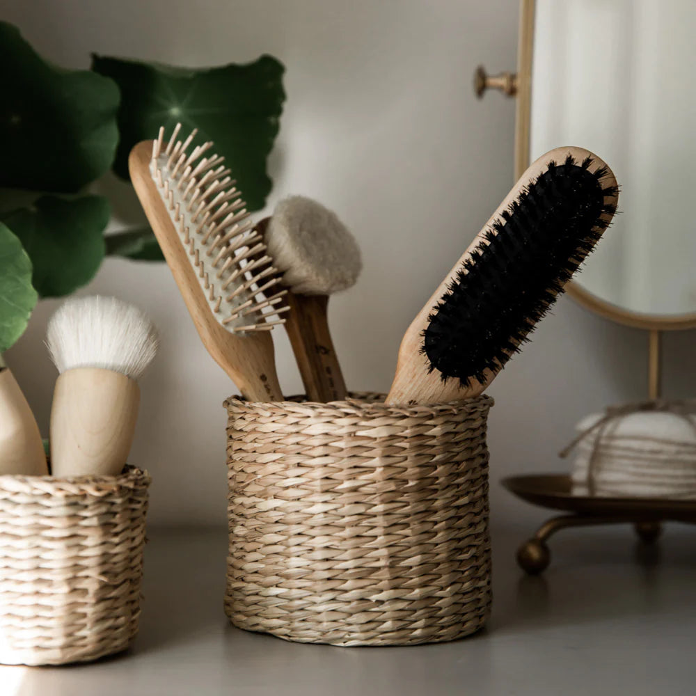 Hárbursti með viðarpinnum / Hairbrush with wooden pins