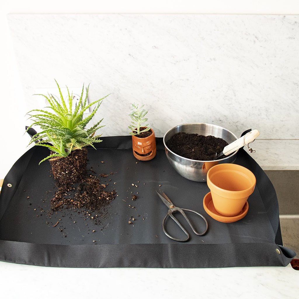 Umpottunar-Motta / Potting Tarp