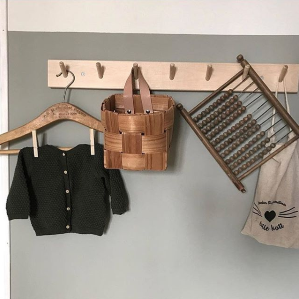 Snagabretti (3 stærðir) / Peg rail (3 sizes)