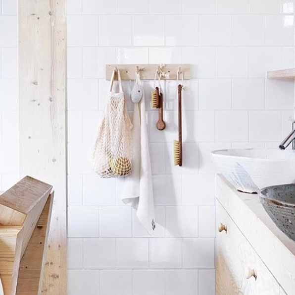 Snagabretti (3 stærðir) / Peg rail (3 sizes)