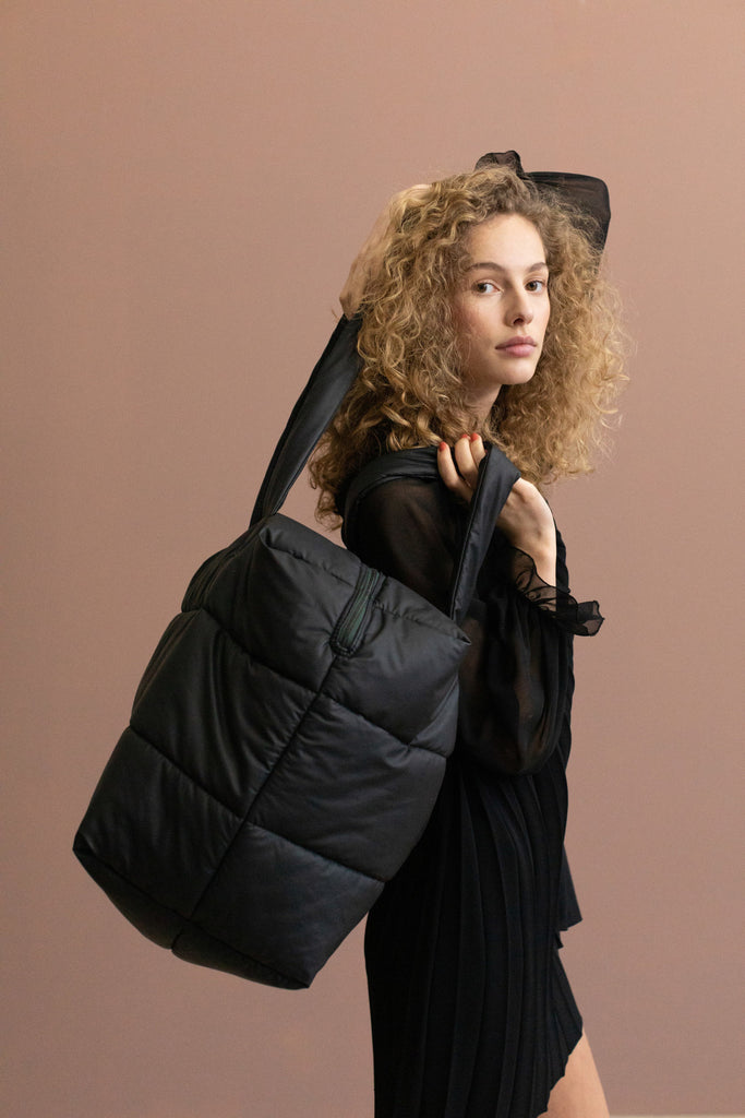 Svört Camill Helgartaska / Black Camill Weekend Bag - væntanleg í byrjun nóv
