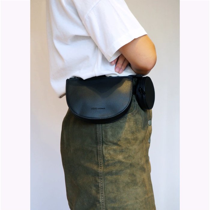 Toho mittistaska / Black