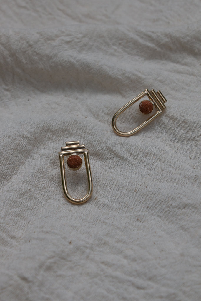 Towa eyrnalokkar / Towa earrings (clay or slate)
